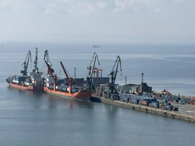 Ускорили разгрузку: в&nbsp;порту Корсаков время стоянки судов сократили до&nbsp;двух суток